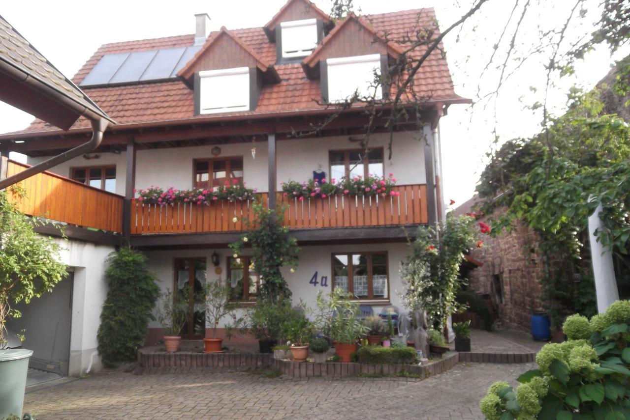 Galerie Ueber Den Gaerten Herbolzheim Esterno foto